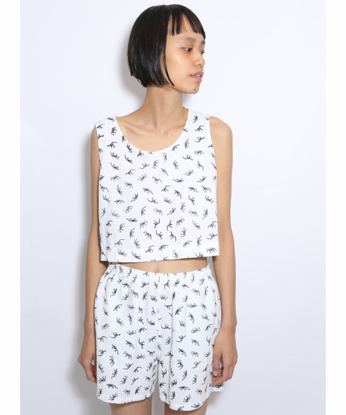i（アイ）の「恐竜プリントショートパンツ（その他パンツ・レディース・ホワイト/ブラック・ﾌﾘ-）」の3枚目の写真