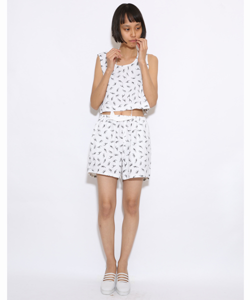 i（アイ）の「恐竜プリントショートパンツ（その他パンツ・レディース・ホワイト/ブラック・ﾌﾘ-）」の4枚目の写真