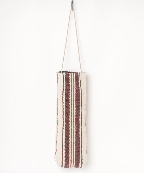 Lilas Campbell（リラキャンベル）の「Lilas Campbell　Chenille Yoga mat bag（ショルダーバッグ・レディース・ブラック/アイボリー・FREE）」の3枚目の写真