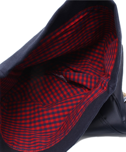Khaju(カージュ)の「casselini: MA-1クラッチ□(クラッチバッグ・レディース・オフホワイト/ネイビー/オリーブ・ONE SIZE)」の7枚目の写真