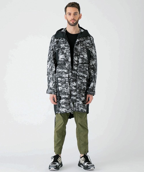 WHITE MOUNTAINEERING（ホワイトマウンテニアリング）の「【White Mountaineering】レイヤードカモプリントテープモッズコート / WM2071213（モッズコート・メンズ・ブラック・1/2/3）」の7枚目の写真