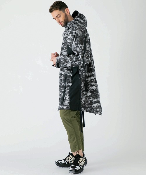 WHITE MOUNTAINEERING（ホワイトマウンテニアリング）の「【White Mountaineering】レイヤードカモプリントテープモッズコート / WM2071213（モッズコート・メンズ・ブラック・1/2/3）」の4枚目の写真