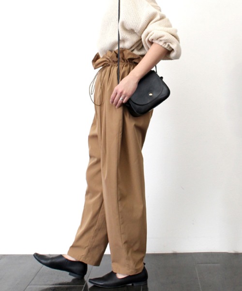 STYLEBLOCK（スタイルブロック）の「シャークスキンドロストワイドテーパードパンツ（その他パンツ・レディース・ブラック/ベージュ/ミント/モカ・M）」の3枚目の写真