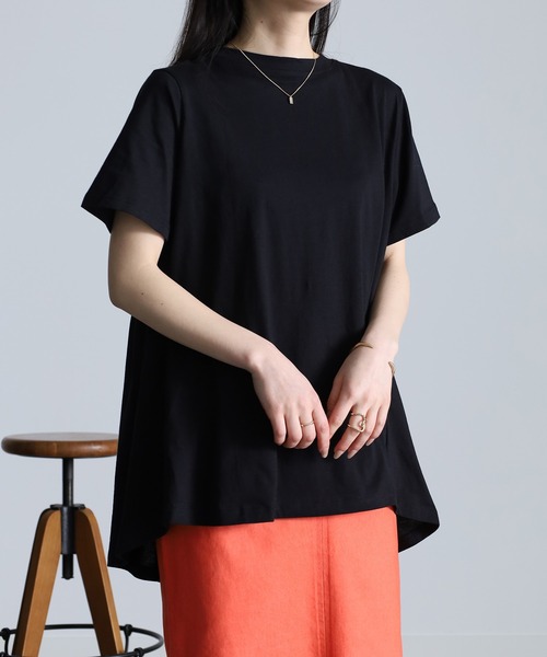 RANAN(ラナン)の「汗染み防止/接触冷感 コットン100%バックギャザーフレアーTシャツ(Tシャツ/カットソー・レディース・ネイビー/モカ/レッド/ライトグレー/グリーン/ブルー/ブラック/オフホワイト/イエロー/チャコール・M/LL/L)」の3枚目の写真