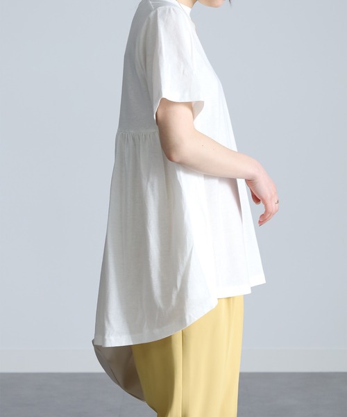 RANAN(ラナン)の「汗染み防止/接触冷感 コットン100%バックギャザーフレアーTシャツ(Tシャツ/カットソー・レディース・ネイビー/モカ/レッド/ライトグレー/グリーン/ブルー/ブラック/オフホワイト/イエロー/チャコール・M/LL/L)」の21枚目の写真