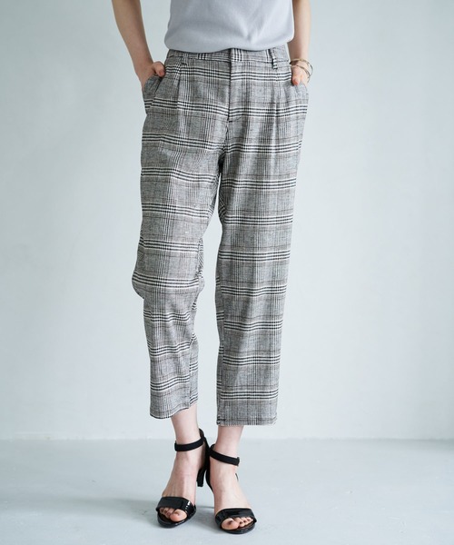 earth music&ecology（アースミュージックアンドエコロジー）の「【2020春夏】めちゃはきやす麻混テーパードパンツ ＊（その他パンツ・レディース・ベージュ/その他8/ネイビー/チェック・MEDIUM/LARGE）」の4枚目の写真