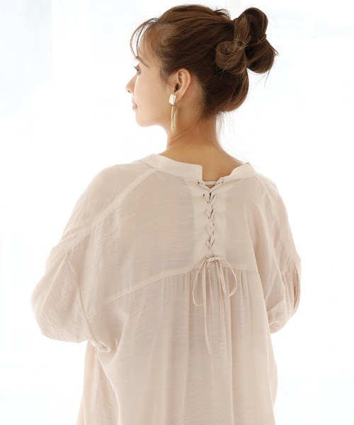 one after another NICE CLAUP（ワンアフターアナザーナイスクラップ）の「うしろレースアップロングシアーシャツ（シャツ/ブラウス・レディース・ベージュ/オフホワイト/ミント・FREE）」の19枚目の写真