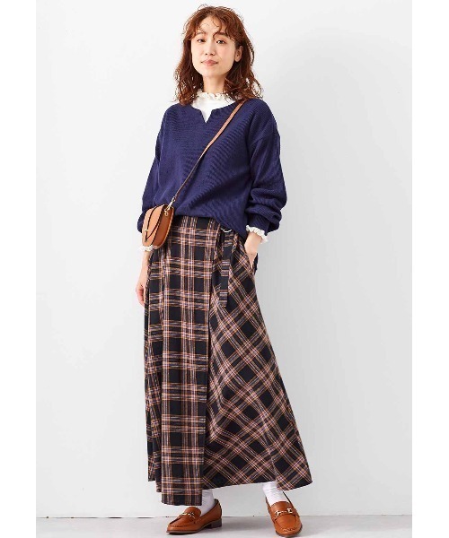 Live in comfort(リブインコンフォート)の「リブ イン コンフォート コーデが新鮮に華やぐ ニットフリルカットソートップス(Tシャツ/カットソー・レディース・ベージュ/ラベンダー/ホワイト/ブラック/杢グレー・MEDIUM/X-LARGE/SMALL/LARGE/XX-LARGE/XXX-LARGE)」の15枚目の写真