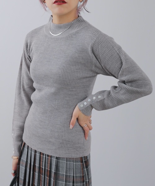 ap retro（アプレトロ）の「袖ボリュームボトルネックリブニット/プチハイネックリブニット【ZOZO限定アイテム】（ニット/セーター・レディース・ベージュ系その他2/グレイッシュベージュ/ブラック系その他/ベージュ/ホワイト系その他/ダークオレンジ/グレー系その他/ブラック/オレンジ系その他/ベージュ系その他/トップグレー/オフホワイト・FREE）」の6枚目の写真