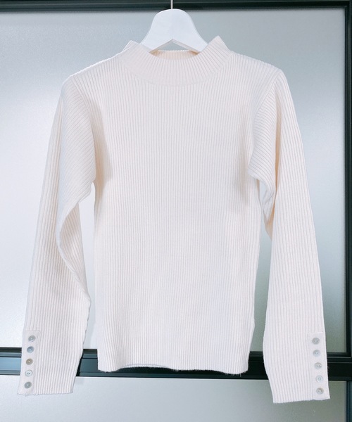 ap retro（アプレトロ）の「袖ボリュームボトルネックリブニット/プチハイネックリブニット【ZOZO限定アイテム】（ニット/セーター・レディース・ベージュ系その他2/グレイッシュベージュ/ブラック系その他/ベージュ/ホワイト系その他/ダークオレンジ/グレー系その他/ブラック/オレンジ系その他/ベージュ系その他/トップグレー/オフホワイト・FREE）」の15枚目の写真