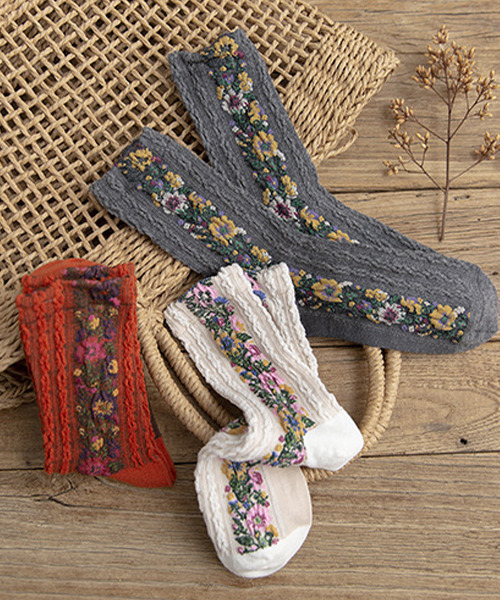 新品タグ付　gucci レース　ソックス　フラワー☆花柄 新品タグ付 gucci レース ソックス フラワー☆花柄 新品タグ付