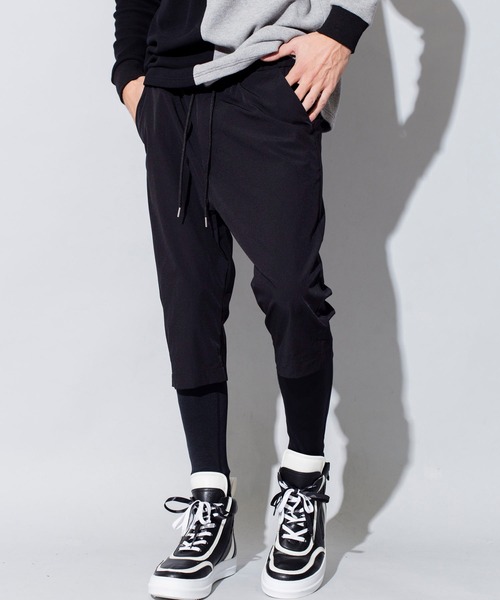 NO ID.(ノーアイディ)の「【NO ID.】Stretch Layered Sarrouel Cropped Pants / ストレッチ レイヤード サルエル クロップド パンツ(その他パンツ・メンズ・ブラック系その他/ブラック・1/3/2)」の10枚目の写真