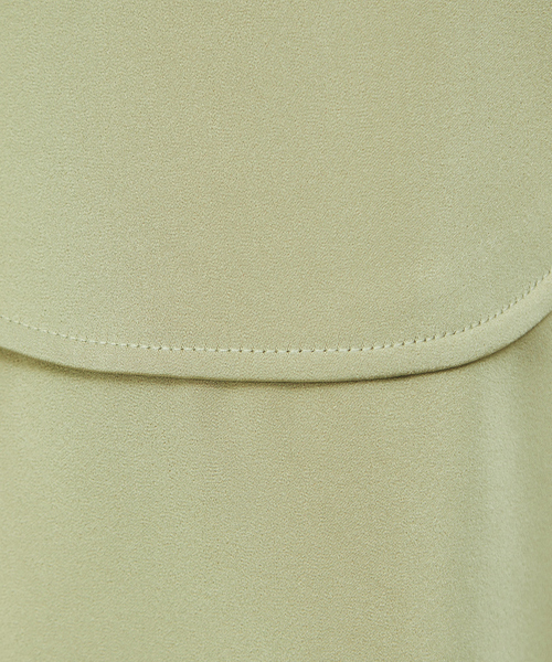 qualite(カリテ)の「【WEB・一部店舗限定】起毛サテンカッティングブラウス(シャツ/ブラウス・レディース・ベージュ/ネイビー/カーキ・フリー)」の12枚目の写真