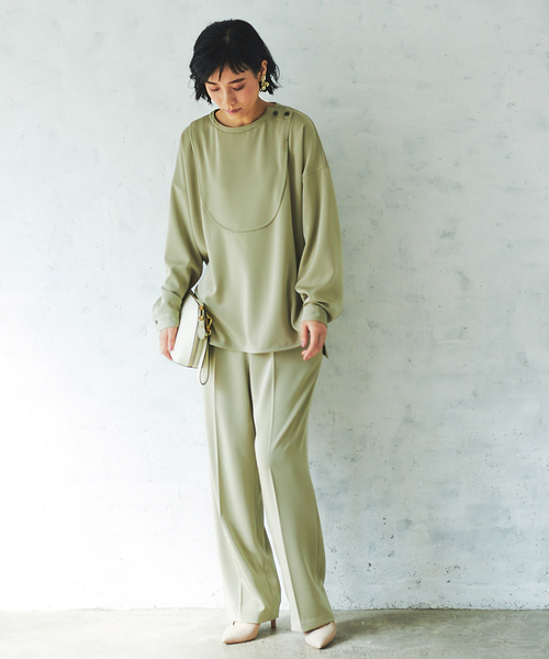 qualite(カリテ)の「【WEB・一部店舗限定】起毛サテンカッティングブラウス(シャツ/ブラウス・レディース・ベージュ/ネイビー/カーキ・フリー)」の13枚目の写真