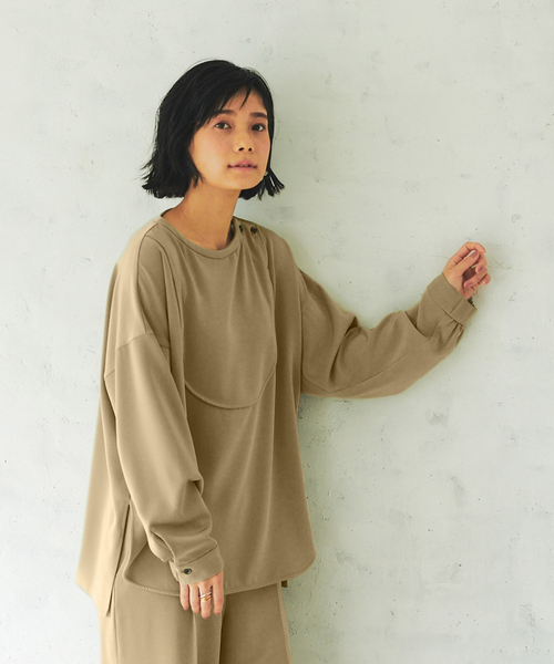 qualite(カリテ)の「【WEB・一部店舗限定】起毛サテンカッティングブラウス(シャツ/ブラウス・レディース・ベージュ/ネイビー/カーキ・フリー)」の18枚目の写真