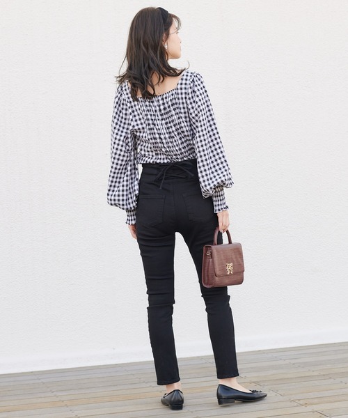 one after another NICE CLAUP（ワンアフターアナザーナイスクラップ）の「バックレースアップスキニーパンツ（デニムパンツ・レディース・ブラック/グレー/インディゴブルー・SMALL/MEDIUM）」の4枚目の写真