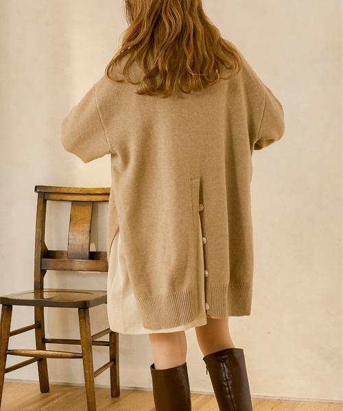 Ambre Neige(アンブルネージュ)の「バックデザインスリットニット/【WEB/EC限定商品】(ニット/セーター・レディース・ベージュ/カーキ・FREE)」の1枚目の写真