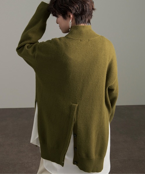 Ambre Neige(アンブルネージュ)の「バックデザインスリットニット/【WEB/EC限定商品】(ニット/セーター・レディース・ベージュ/カーキ・FREE)」の12枚目の写真