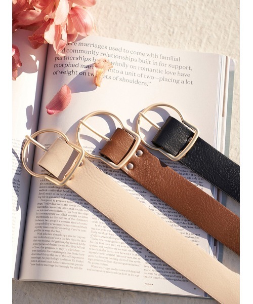 Darich(ダーリッチ)の「アクセントバックルベルト(ベルト・レディース・ブラック/ブラウン/アイボリー・FREE)」の1枚目の写真