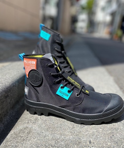 PALLADIUM(パラディウム)の「PALLADIUM/パラディウム PAMPA LITE OVB NEON/パンパ ライト オーバーラボ ネオン(スニーカー・メンズ・ホワイト/グレー/カーキ/ブラック・24cm/26cm/28cm/23.5cm/25.5cm/27.5cm/23cm/25cm/27cm/22.5cm/24.5cm/26.5cm)」の3枚目の写真