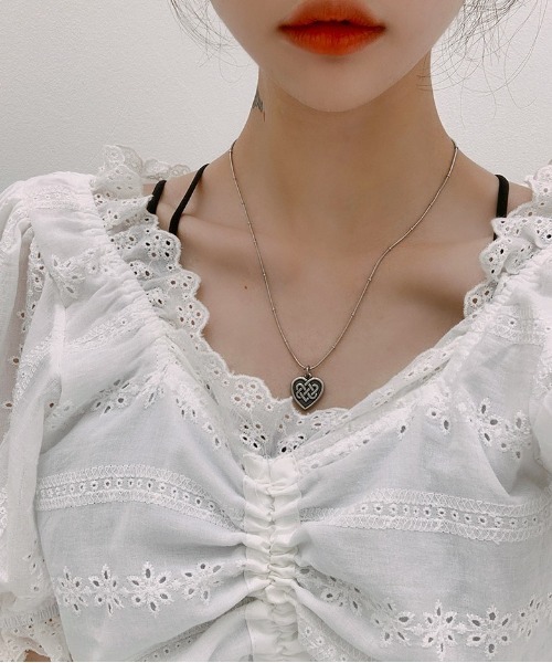 chuu(チュー)の「CHUU シャーリングクロップ丈ブラウス(シャツ/ブラウス・レディース・ホワイト/スカイブルー・FREE)」の10枚目の写真