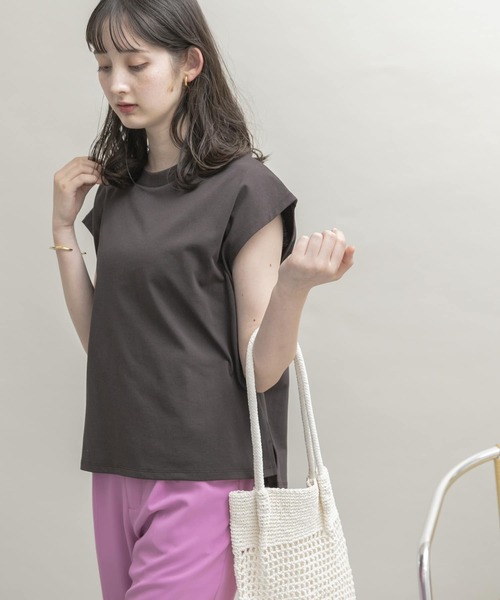 UR Lab.（アーバンリサーチラボ）の「ICESUMMER フレンチスリーブTシャツ（Tシャツ/カットソー・レディース・ライトブルー/オレンジ/カーキ/ブラック/ライトベージュ/オフホワイト/ダークブラウン・FREE）」の10枚目の写真