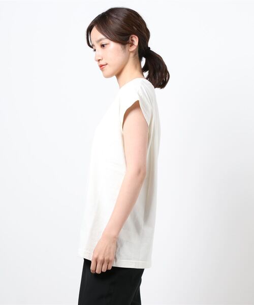 Samansa Mos2（サマンサ モスモス）の「ピグメント加工ノースリーブ（Tシャツ/カットソー・レディース・キナリ/ベージュ/オフホワイト/チャコール・ﾌﾘ-）」の6枚目の写真