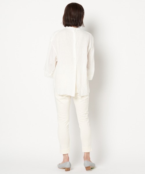 HELIOPOLE（エリオポール）の「80リネンBARBARAスタンドカラーブラウス（シャツ/ブラウス・レディース・スカイブルー/ホワイト/カーキ/ライトイエロー・38）」の8枚目の写真