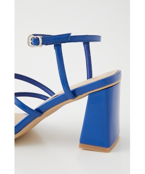 SLY（スライ）の「THIN STRAP CROSS SANDAL ストラップ クロス サンダル（サンダル・レディース・ブラック/アイボリー/ブルー・MEDIUM/LARGE/SMALL）」の8枚目の写真