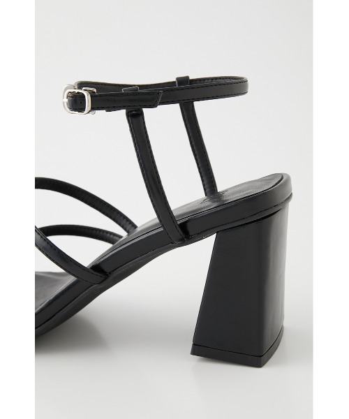 SLY（スライ）の「THIN STRAP CROSS SANDAL ストラップ クロス サンダル（サンダル・レディース・ブラック/アイボリー/ブルー・MEDIUM/LARGE/SMALL）」の19枚目の写真