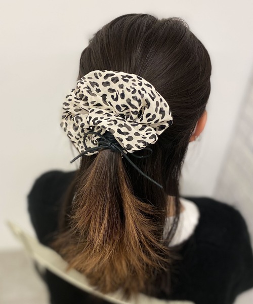 WEGO（ウィゴー）の「WEGO/アレンジシュシュ（シュシュ・レディース・パープル/グリーン/その他1/その他2/ベージュ/オフホワイト・FREE）」の6枚目の写真