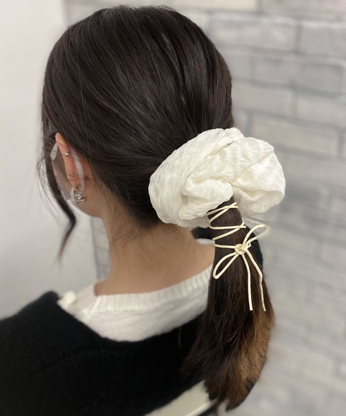 WEGO（ウィゴー）の「WEGO/アレンジシュシュ（シュシュ・レディース・パープル/グリーン/その他1/その他2/ベージュ/オフホワイト・FREE）」の2枚目の写真