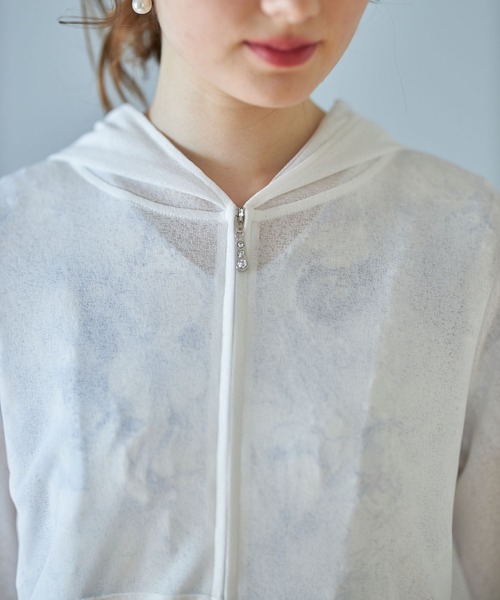 tocco closet(トッコ クローゼット)の「クリアビジューファスナー梨地UV加工バックフリルパーカー(パーカー・レディース・ブラック/オフホワイト/カーキ・M)」の10枚目の写真