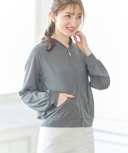 tocco closet(トッコ クローゼット)の「クリアビジューファスナー梨地UV加工バックフリルパーカー(パーカー・レディース・ブラック/オフホワイト/カーキ・M)」の8枚目の写真