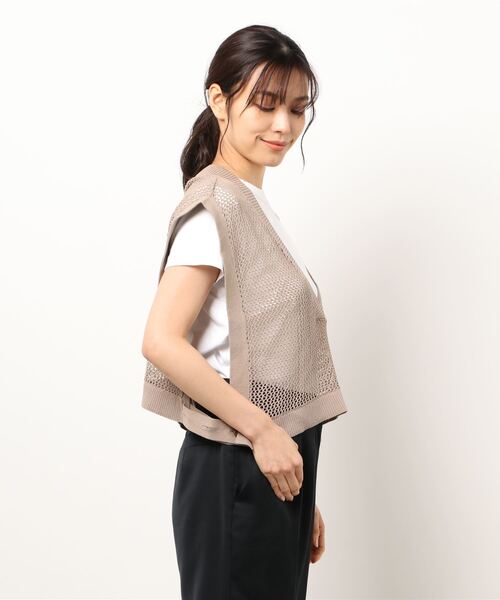 ottilie(オティーリエ)の「Vネックショート丈メュシュベスト(ニット/セーター・レディース・ブラック/モカ・FREE)」の3枚目の写真
