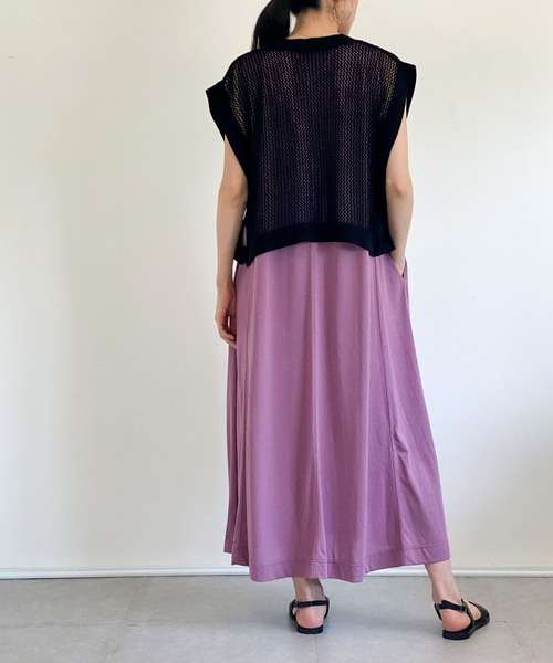 ottilie(オティーリエ)の「Vネックショート丈メュシュベスト(ニット/セーター・レディース・ブラック/モカ・FREE)」の20枚目の写真