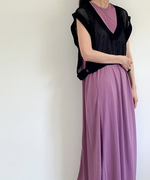 ottilie(オティーリエ)の「Vネックショート丈メュシュベスト(ニット/セーター・レディース・ブラック/モカ・FREE)」の21枚目の写真