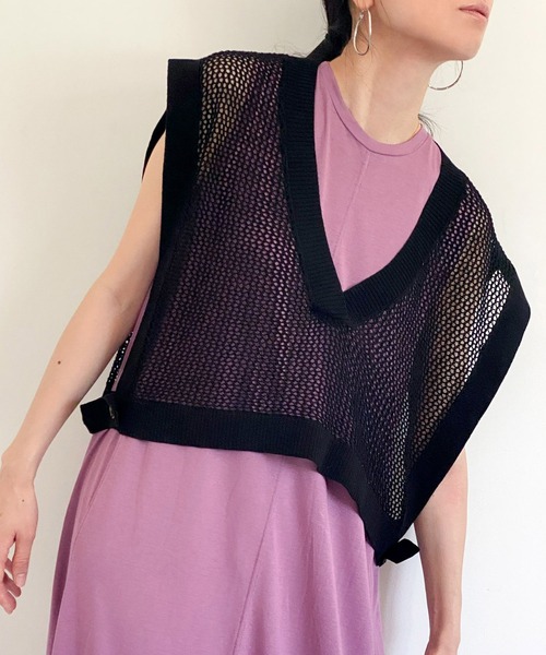 ottilie(オティーリエ)の「Vネックショート丈メュシュベスト(ニット/セーター・レディース・ブラック/モカ・FREE)」の8枚目の写真