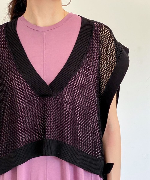 ottilie(オティーリエ)の「Vネックショート丈メュシュベスト(ニット/セーター・レディース・ブラック/モカ・FREE)」の13枚目の写真