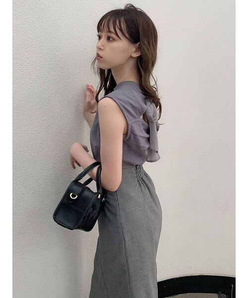 dazzlin（ダズリン）の「バックリボンノースリトップス（Tシャツ/カットソー・レディース・ブラック/グレー/オフホワイト/モカ・FREE）」の11枚目の写真