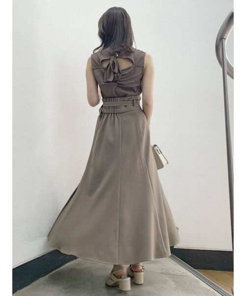 dazzlin（ダズリン）の「バックリボンノースリトップス（Tシャツ/カットソー・レディース・ブラック/グレー/オフホワイト/モカ・FREE）」の17枚目の写真