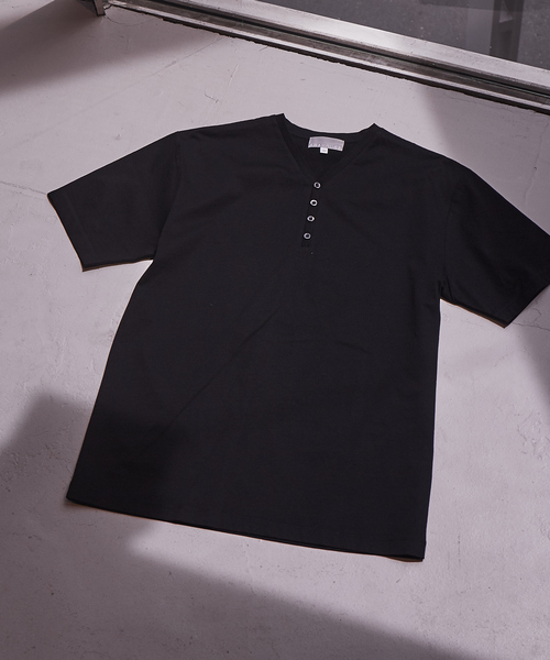 ABAHOUSE GRAY（アバハウスグレイ）の「【展開店舗限定】シルケット天竺 ヘンリーネック 半袖Tシャツ（Tシャツ/カットソー・メンズ・ホワイト/ブラック/ダークグリーン/ネイビー/ブラウン/グレイッシュベージュ・46/48/50）」の3枚目の写真