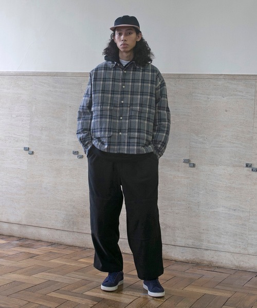 wonderland(ワンダーランド)の「DOUBLE KNEE FLEECE PANTS(その他パンツ・メンズ・クリーム/ブラック・2/0/1)」の8枚目の写真