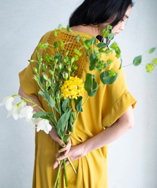 ONEME（ワンム）の「ONEME Back lace Dress（ワンピース・レディース・ネイビー/イエロー・FREE）」の4枚目の写真