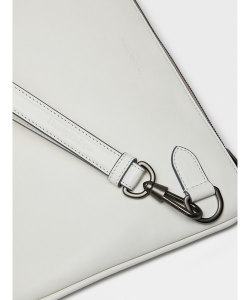 ZEGNA（ゼニア）の「ゼニア ビンテージロゴ フラットジップポーチ（クラッチバッグ・メンズ・ブラック/オフホワイト/ブルー・ONE SIZE）」の9枚目の写真