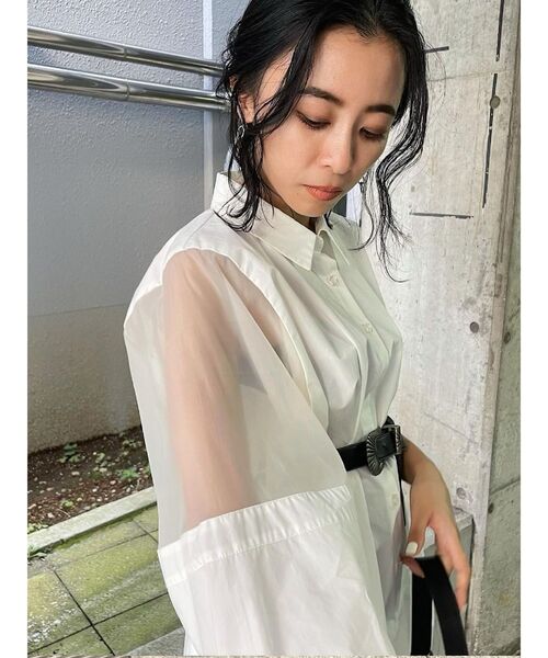 EVRIS(エヴリス)の「シアードッキングシャツ(シャツ/ブラウス・レディース・ホワイト/ブルー/ブラック・FREE)」の5枚目の写真