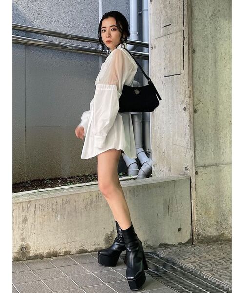 EVRIS(エヴリス)の「シアードッキングシャツ(シャツ/ブラウス・レディース・ホワイト/ブルー/ブラック・FREE)」の6枚目の写真