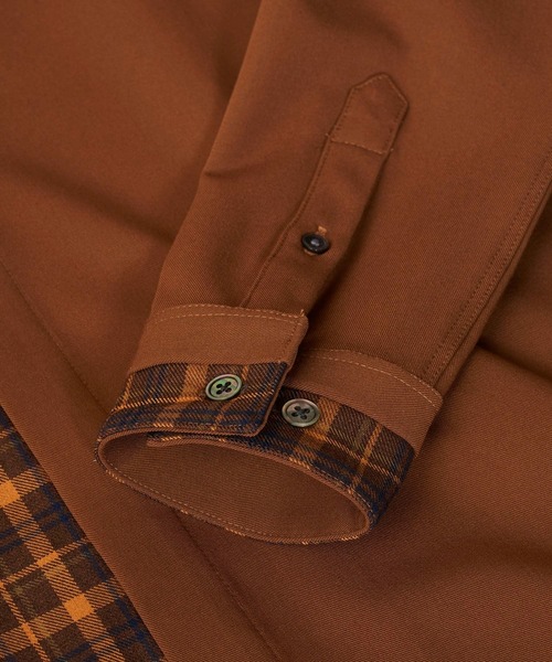 NO ID.（ノーアイディ）の「フライフロント切替レギュラーカラーSH（シャツ/ブラウス・メンズ・ホワイト/ブラック/ベージュ/ネイビー・1/2）」の6枚目の写真