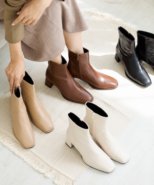 ZAKKA-BOX（ザッカボックス）の「スクエアトゥヒールショートブーツ（ブーツ・レディース・ブラック/ベージュ/ブラウン/アイボリー・23㎝/24㎝/25㎝/23.5㎝/24.5㎝）」の6枚目の写真