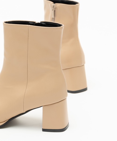 ZAKKA-BOX（ザッカボックス）の「スクエアトゥヒールショートブーツ（ブーツ・レディース・ブラック/ベージュ/ブラウン/アイボリー・23㎝/24㎝/25㎝/23.5㎝/24.5㎝）」の22枚目の写真